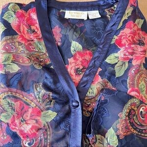 Victoria’s secret Gold label satin jacquard floral robe, buttondown, oversized S